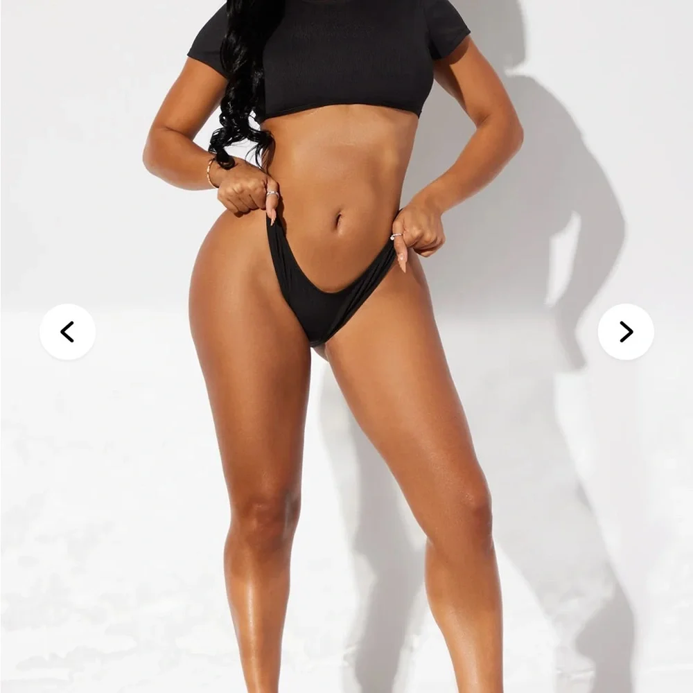 Black Ribbed Crop Top - Picture 2 of 3